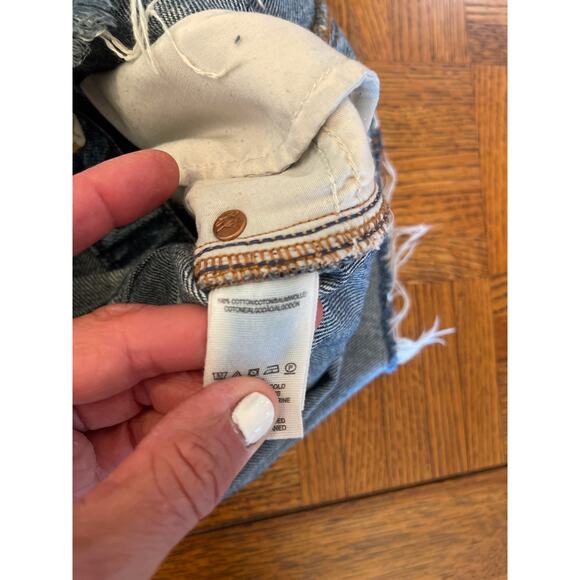 We The Free by Free People distressed denim mini skirt size 25 - Picture 5 of 5
